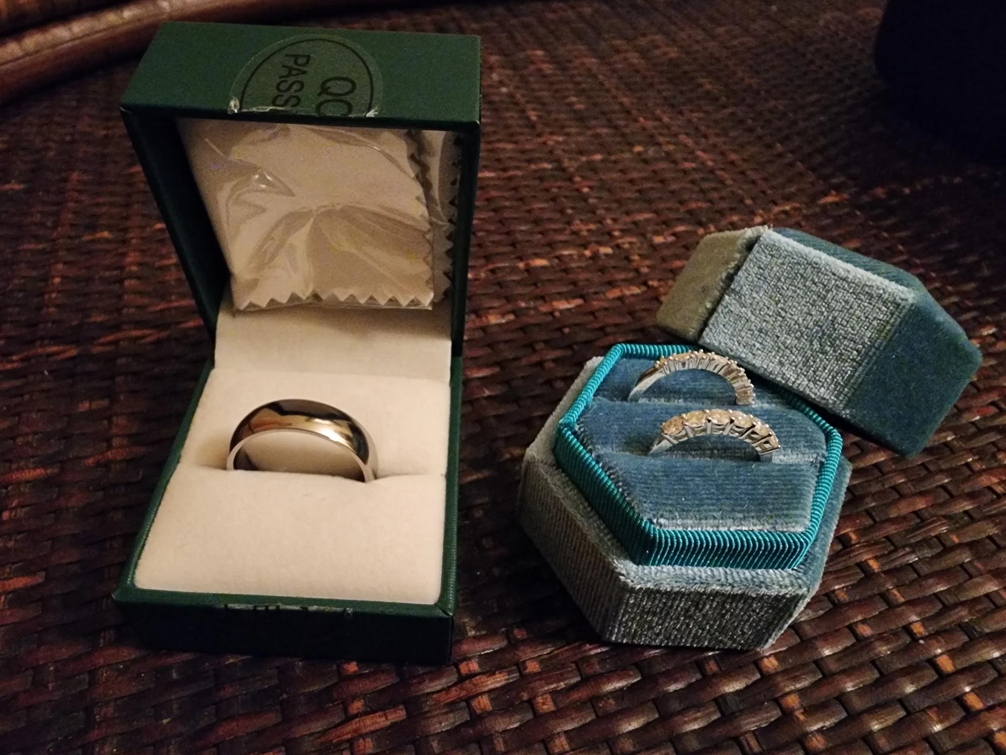 Andie and Gregory’s rings in their boxes.